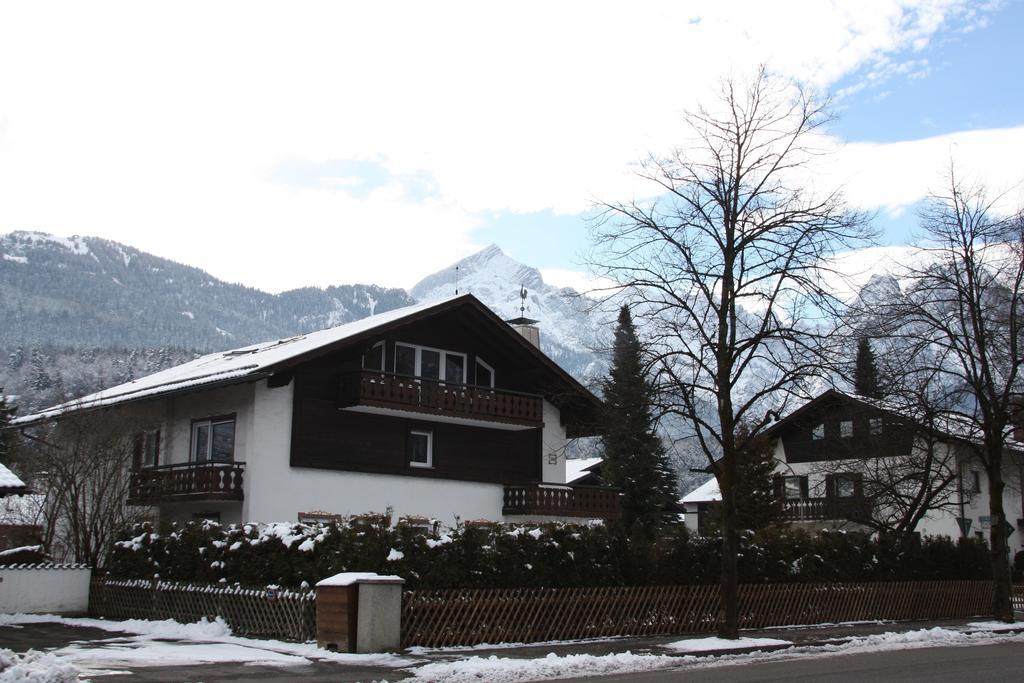 Maisonette Apartment Dhh Zugspitzblick Mit Eigenem Garten Garmisch-Partenkirchen Habitación foto